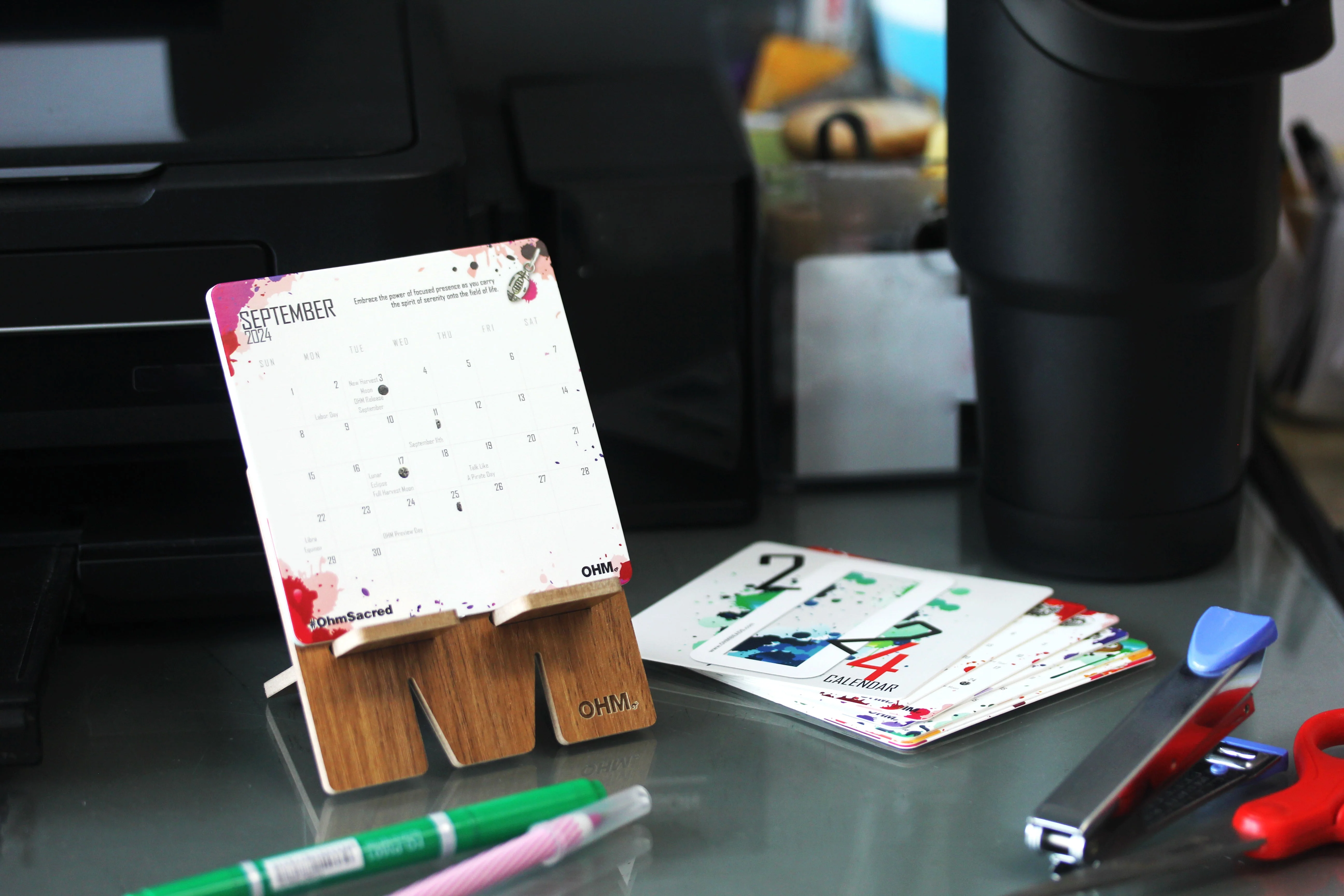 Calendar Stand - Image 4